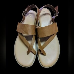 NWOT Time and Tru Women’s Elegant Brown Strappy Toe Thong Gladiator Sandals, 7.5